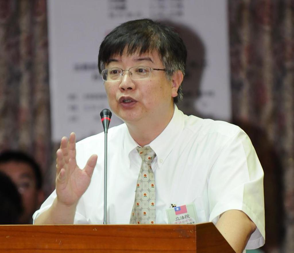 台北市會計師公會常務理事陳世洋會計師