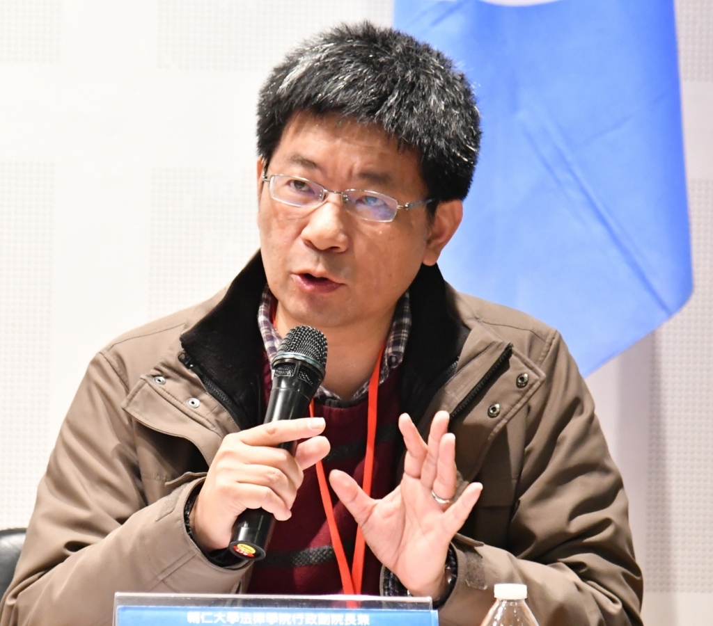 輔大法律學院行政副院長兼學士後法律學系主任吳志光